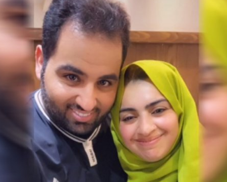 صورة بدون حجاب لأميرة الناصر مع مشعل الخالدي تثير الجدل